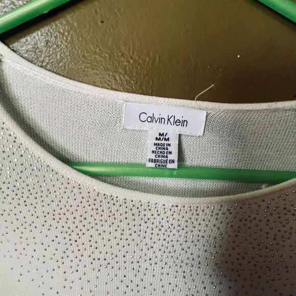 Calvin Klein size M cream and gold lightweight sweater. - Picture 5 of 7